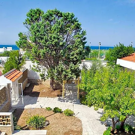 Al Mare 3*