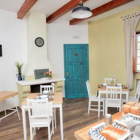 Al Mare 3* 지오비나조